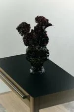 Fleurs sur le chariot de service