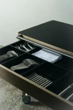 Tiroir à couverts du chariot de service